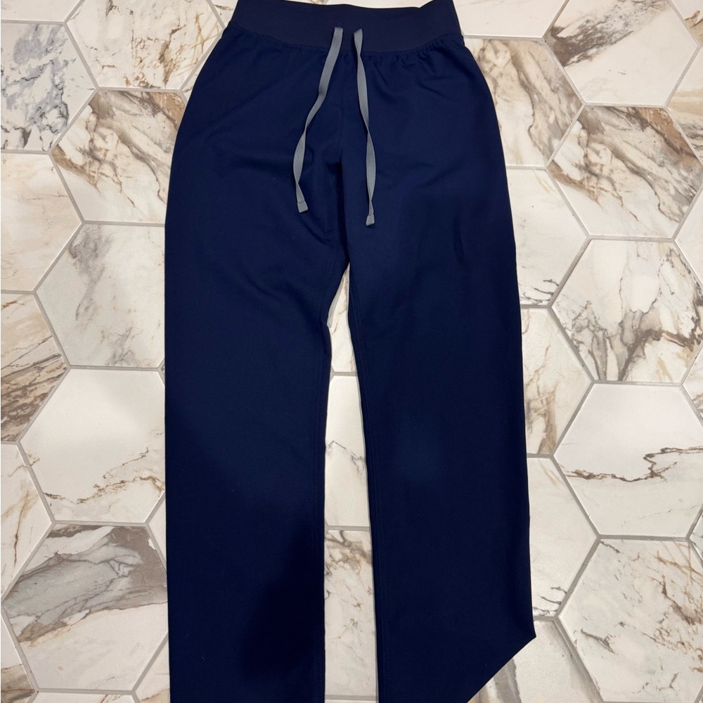 Women’s navy Figs